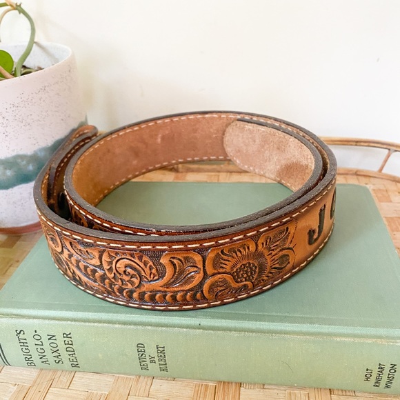 Vintage 70s Tooled Leather Belt - Picture 2 of 4